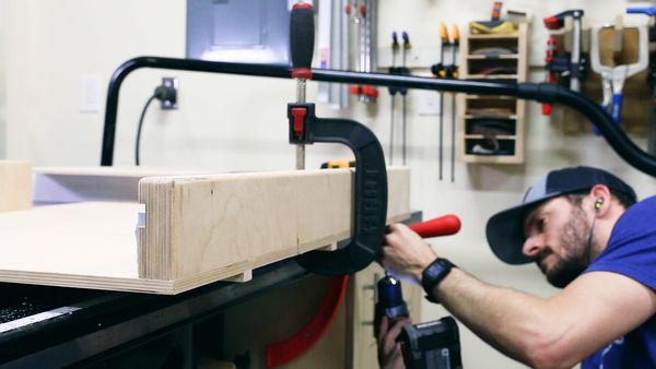 Brad Rodriguez: This Old House Makers Channel - Office Workstation & How to Make a Table Saw Sled