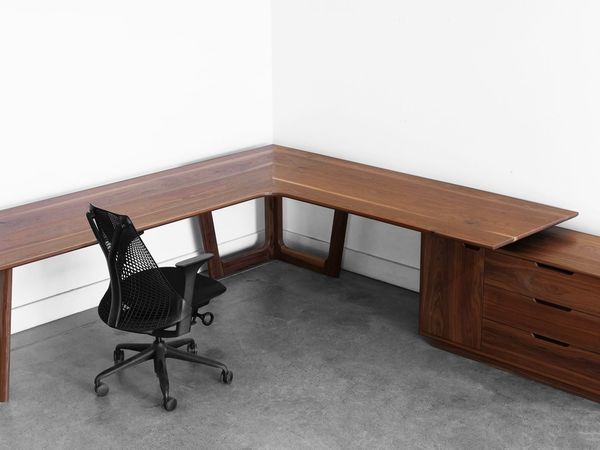 Chris Salomone: This Old House Makers Channel - Modern L-Shaped Desk