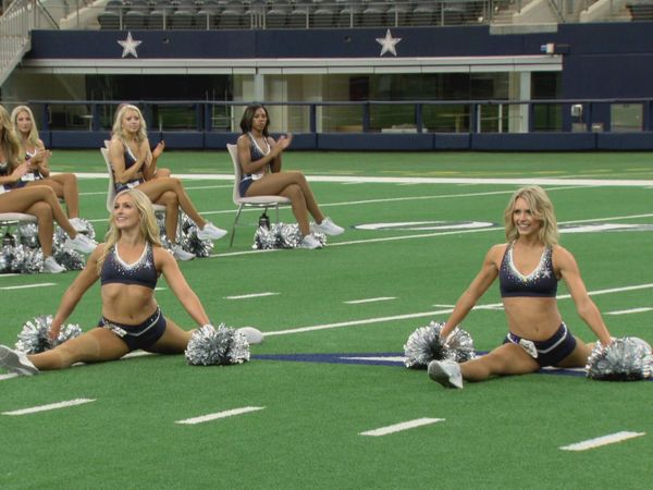 Dallas Cowboys Cheerleaders: Making the Team - Judges' Showcase