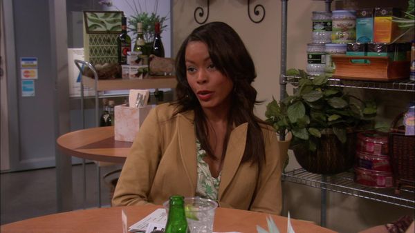 Girlfriends - Handling Baggage