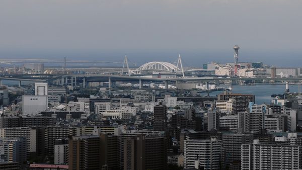 Emergencia - Grandes Ciudades = Servicios de Emergencia Muy Ocupados