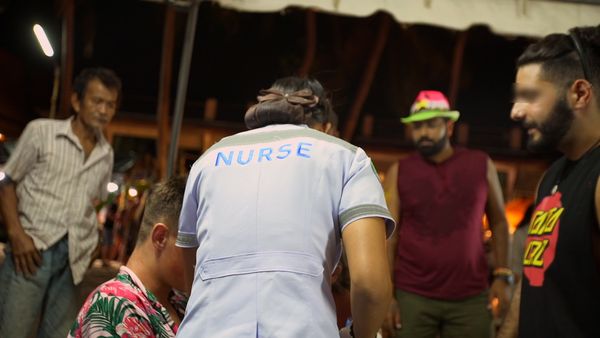 Emergencia - Servicios de Emergencia Que Abordan el Exceso de Jóvenes