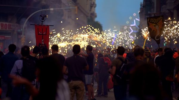 Emergencia - Médicos De Urgencias Velando Por Los Asistentes A La Fiesta