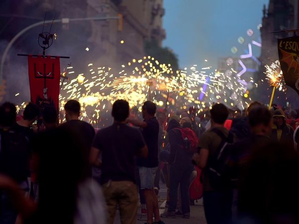 Emergencia - Médicos De Urgencias Velando Por Los Asistentes A La Fiesta