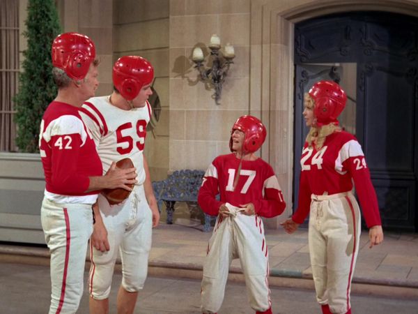 The Beverly Hillbillies - Clampetts Play The Rams