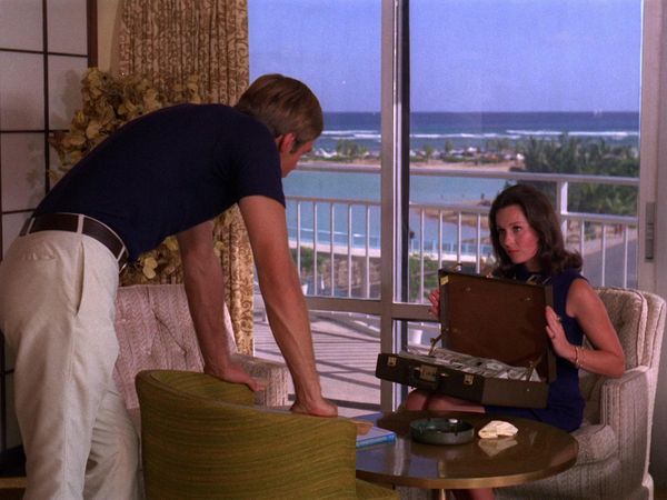 Hawaii Five-0 - Twenty-Four Karat Kill