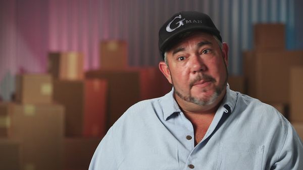 Storage Wars: Miami - There's No Place Like Foam