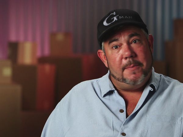 Storage Wars: Miami - There's No Place Like Foam