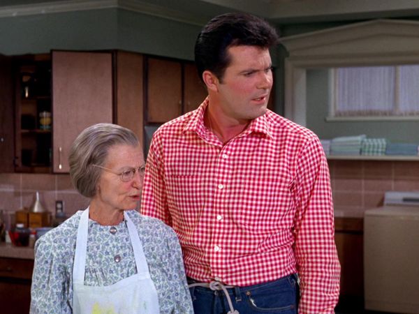 The Beverly Hillbillies - That Old Black Magic