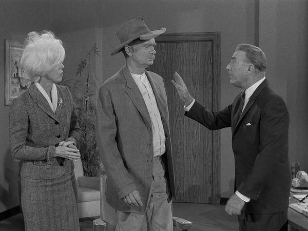 The Beverly Hillbillies - Granny's Romance