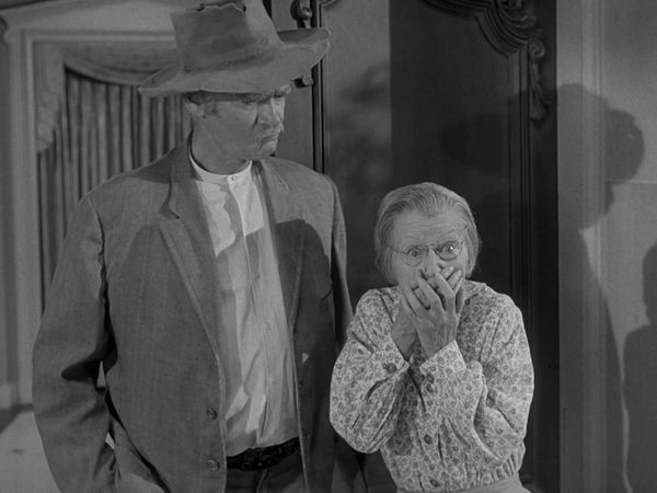 The Beverly Hillbillies - The Widow Poke Arrives