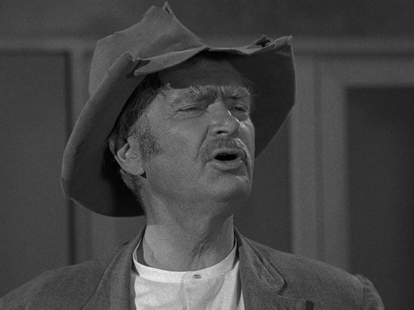 The Beverly Hillbillies - The Dress Shop