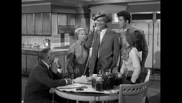 The Beverly Hillbillies - The Clampetts Meet Mrs.Drysdale