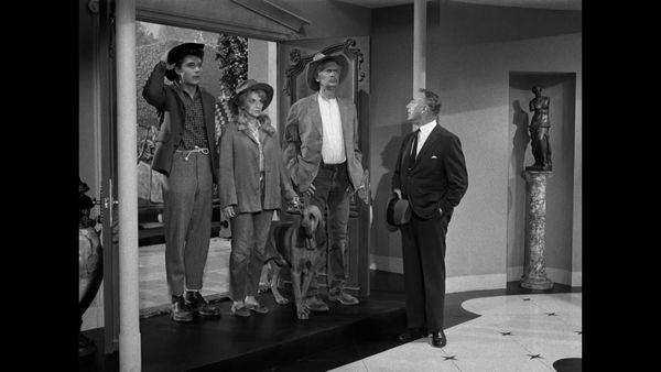 The Beverly Hillbillies - Getting Settled