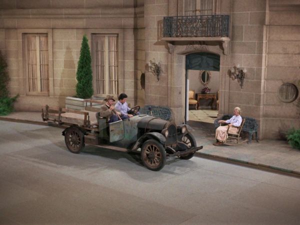 The Beverly Hillbillies - The Indians Are Coming