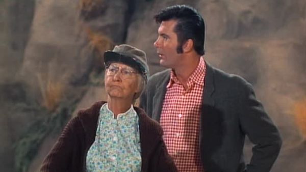 The Beverly Hillbillies - The Grunion Invasion