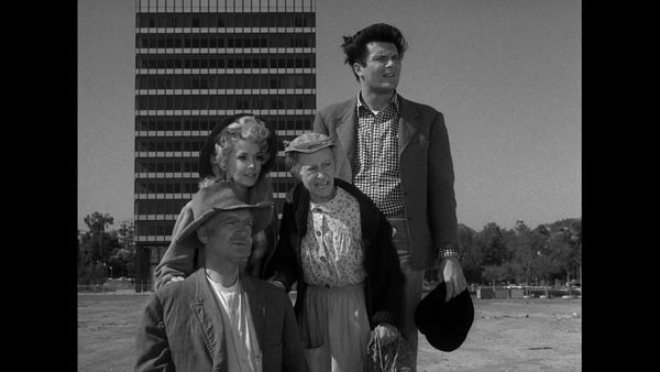 The Beverly Hillbillies - The Bank Raising