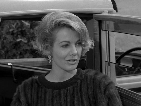 The Beverly Hillbillies - Elly Starts To School