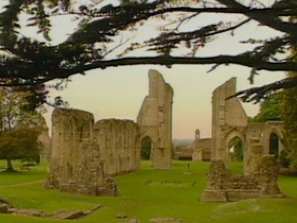 Mysterious Places with Stacy Keach - Glastonbury: Isle of Avalon