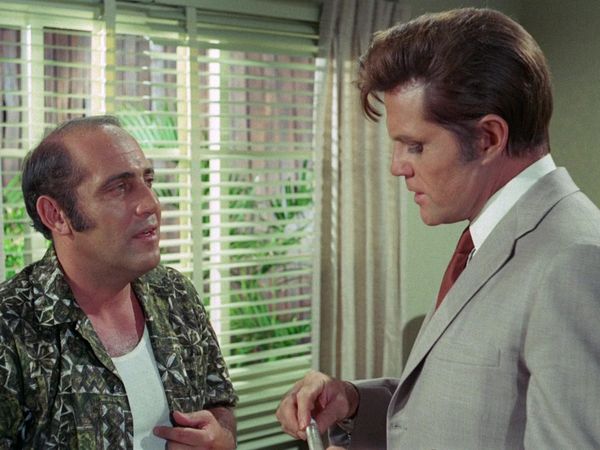 Hawaii Five-0 - Trouble In Mind