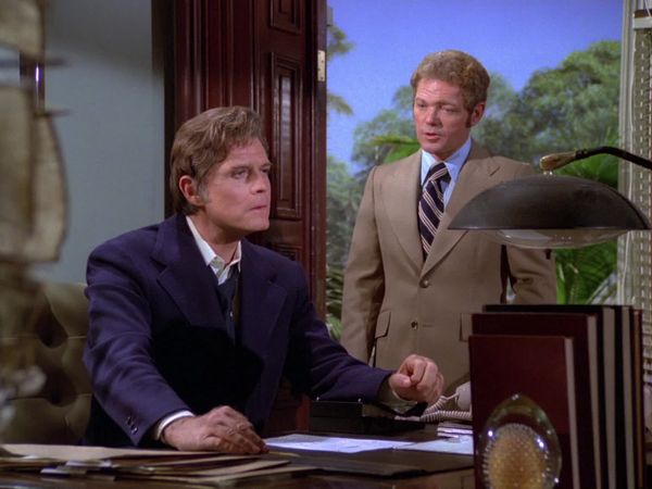 Hawaii Five-0 - Shake Hands with the Man in the Moon