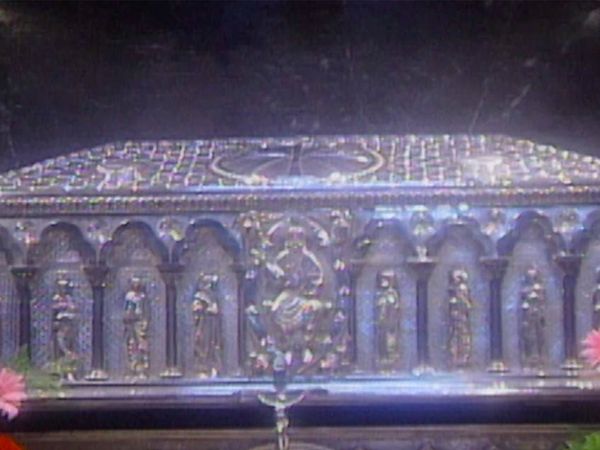 Mysterious Places with Stacy Keach - Santiago: The Shrine of St. James