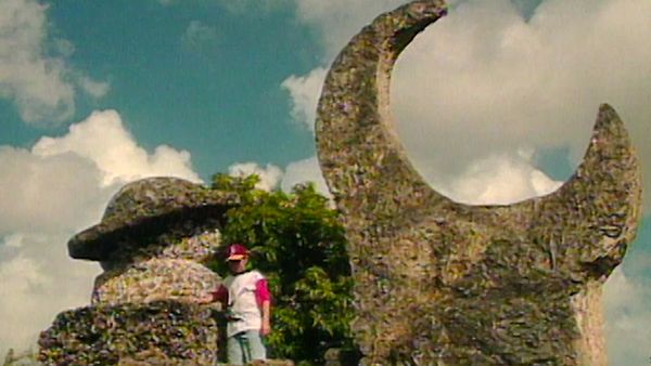 Mysterious Places with Stacy Keach - The Mystery of Coral Castle