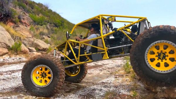 Big Kenny's Crank It Up Garage - Rock Crawler