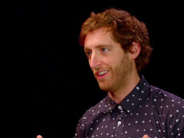 Hot Ones - Thomas Middleditch Does Improv While Eating Spicy Wings