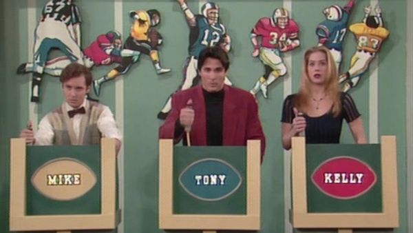 Married... With Children - Kelly Knows Something