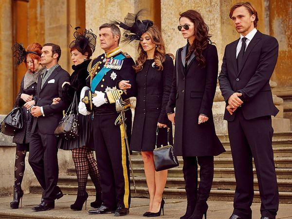The Royals - Ponte de pie y hazte notar