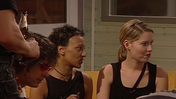 Big Brother - Party endet in wilder Knutscherei | Tag 24 Staffel 1