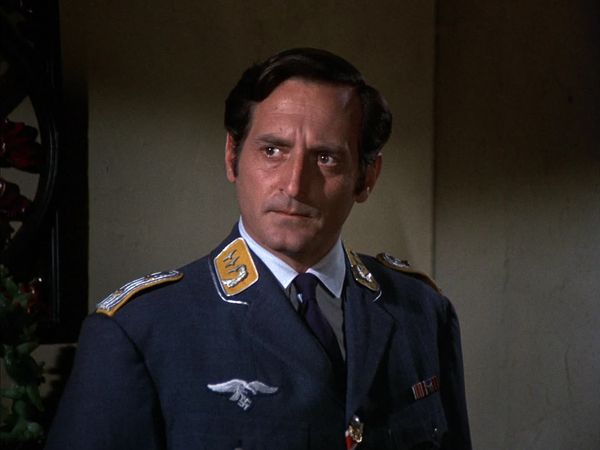Hogan's Heroes - The Experts