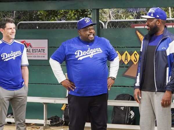The Neighborhood - Welcome to the Big Little Leagues