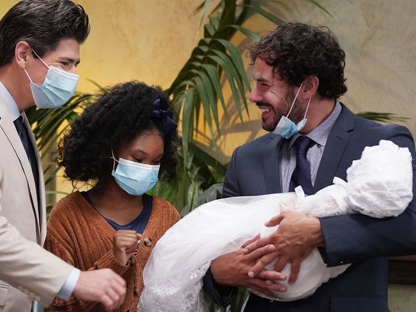 The Conners - Birthdays, Babies and Emotional Support Chickens