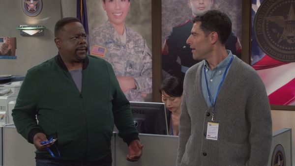 The Neighborhood - Welcome to the Art of Negotiation (S5E5)
