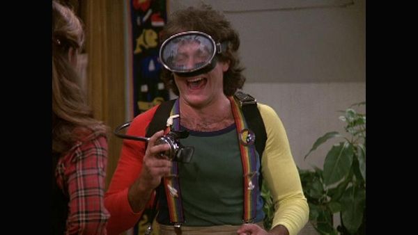 Mork & Mindy - Mork Gets Mindy-itis