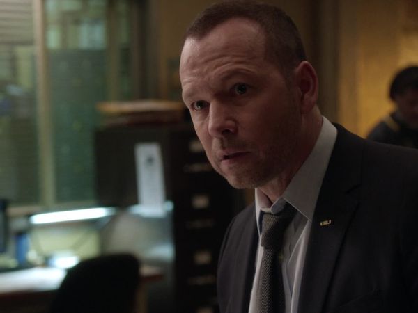 Blue Bloods, en español - Traición