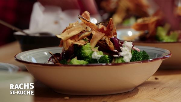 Rachs 5€-Küche - Gemüse-Bowl mit Schwarzwurzelchips