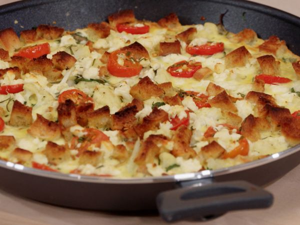 Rachs 5€-Küche - Blumenkohl-Mangold-Frittata mit Schafskäse