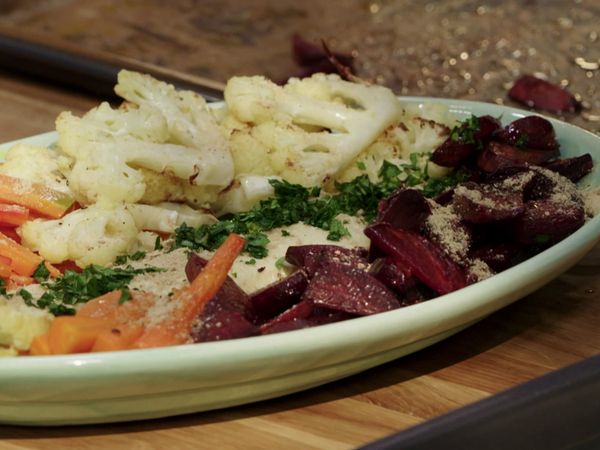 Rachs 5€-Küche - Gebackene Wurzeln mit Hummus