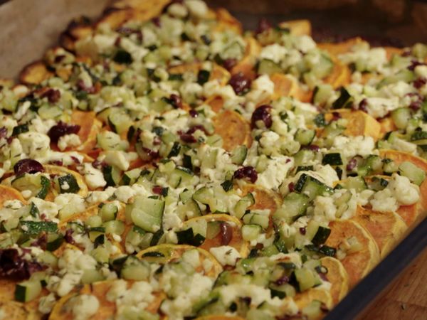 Rachs 5€-Küche - Überbackene Süßkartoffel mit Tomatensalat