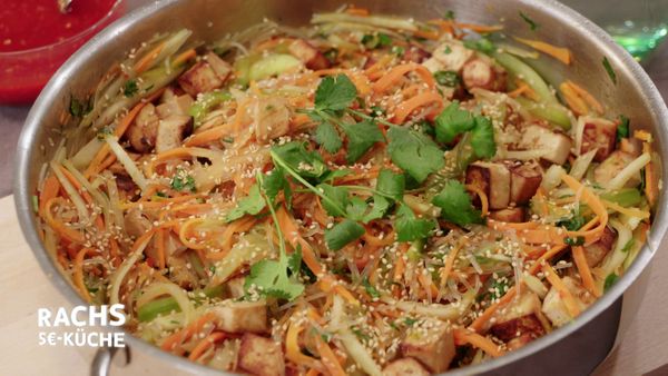 Rachs 5€-Küche - Glasnudeln mit mariniertem Tofu
