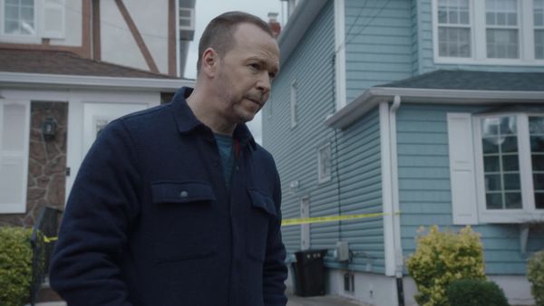 Blue Bloods, en español - In Too Deep