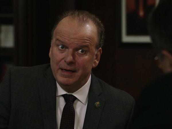 Blue Bloods (en español) - Apagón