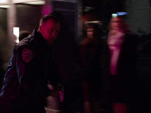 Blue Bloods (en español) - Por poco