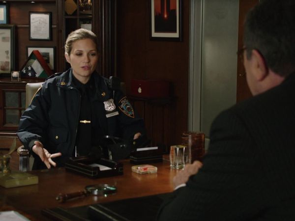 Blue Bloods (en español) - Te tengo
