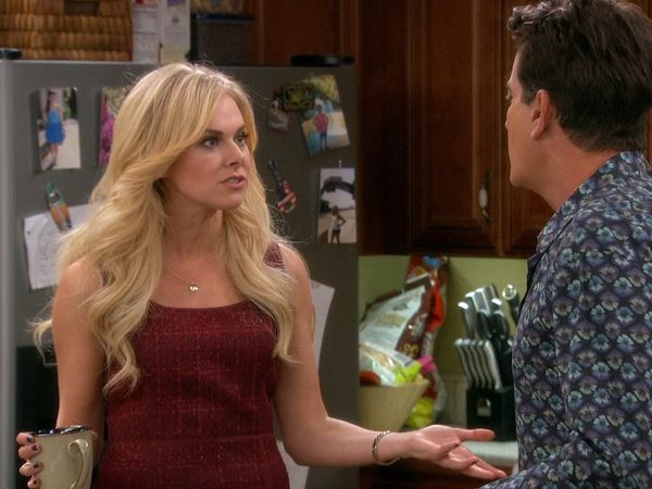 Anger Management - Charlie le arregla una cita a Jordan con un asesino en serie