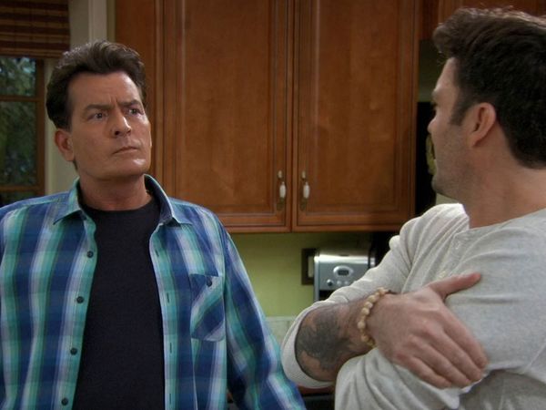 Anger Management - Charlie interviene entre Sean y Jordan