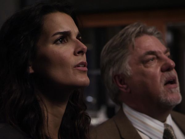 Rizzoli & Isles - She Works Hard For the Money
